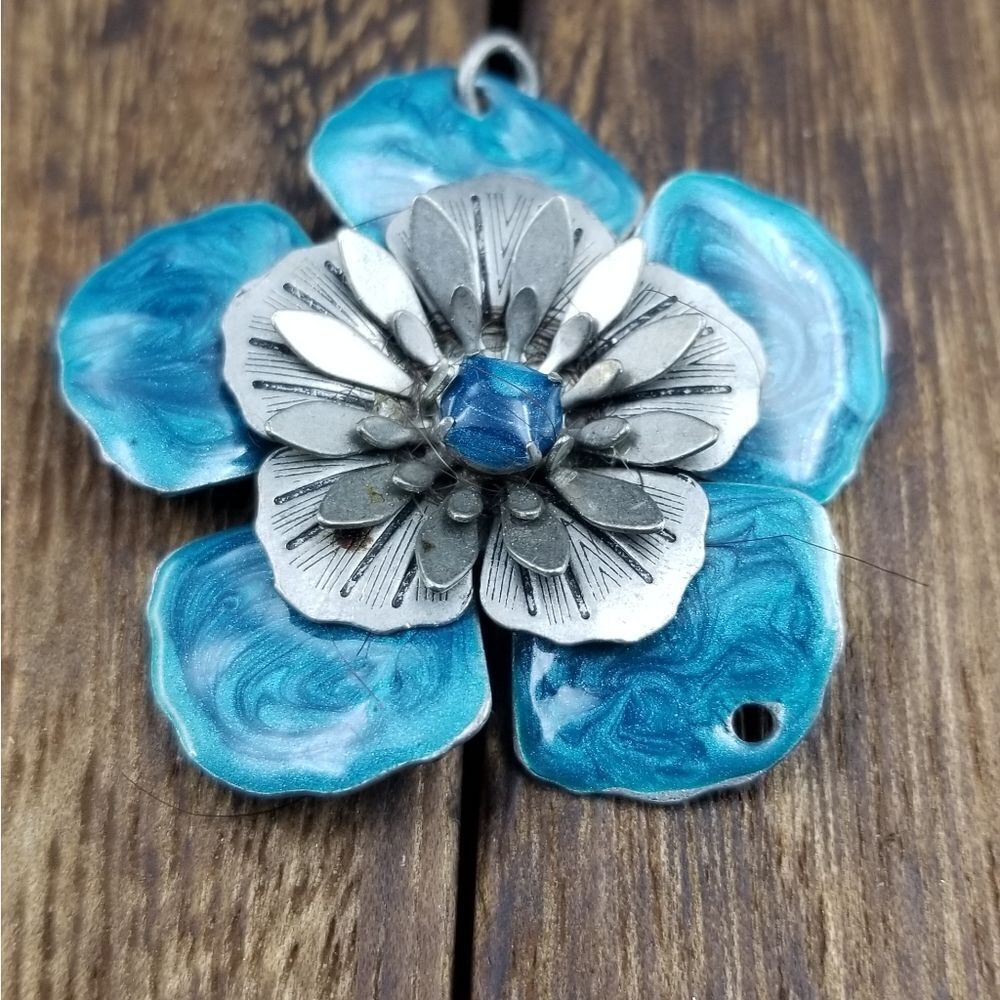 P165 Flower melt blue magnolia necklace pendant